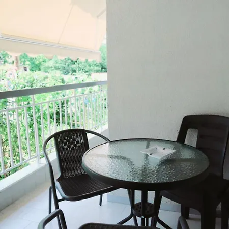 Frida's Urban Escape * テッサロニキ