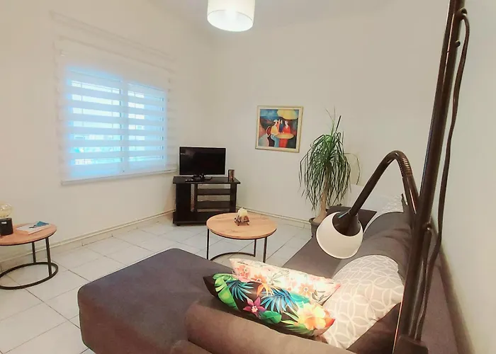Frida's Urban Escape Apartment